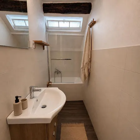 La Delle Due Valli Apartment *